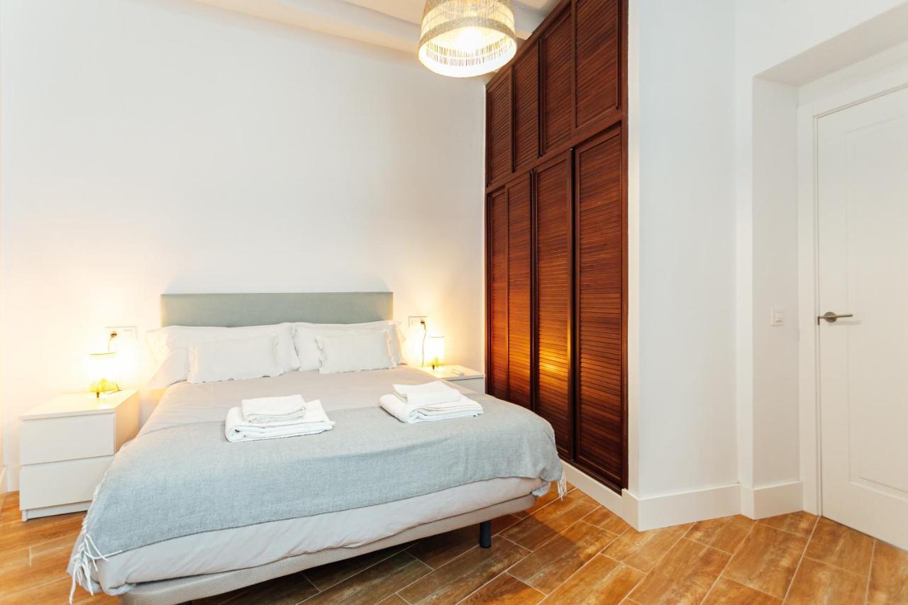 Alohamundi Peral Apartment Seville Ngoại thất bức ảnh