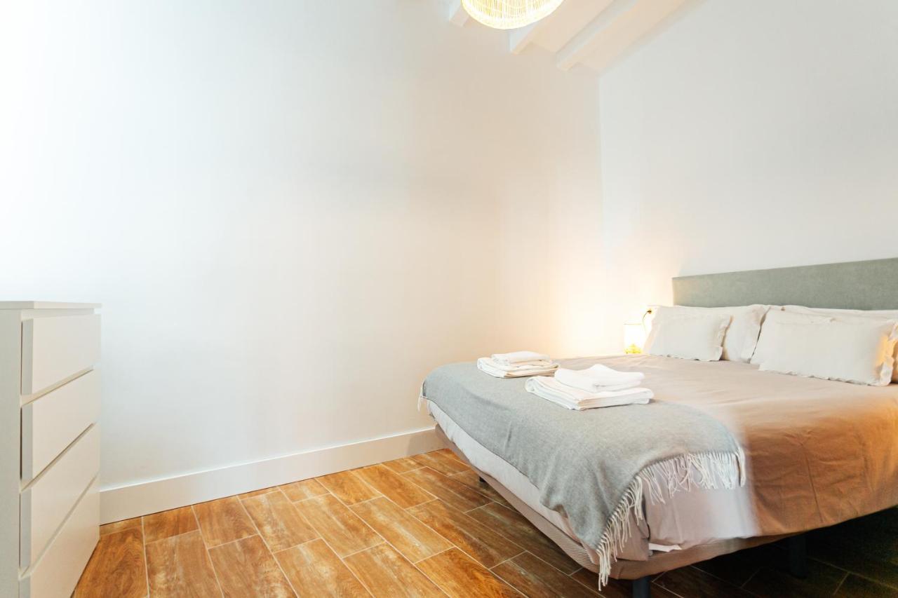 Alohamundi Peral Apartment Seville Ngoại thất bức ảnh