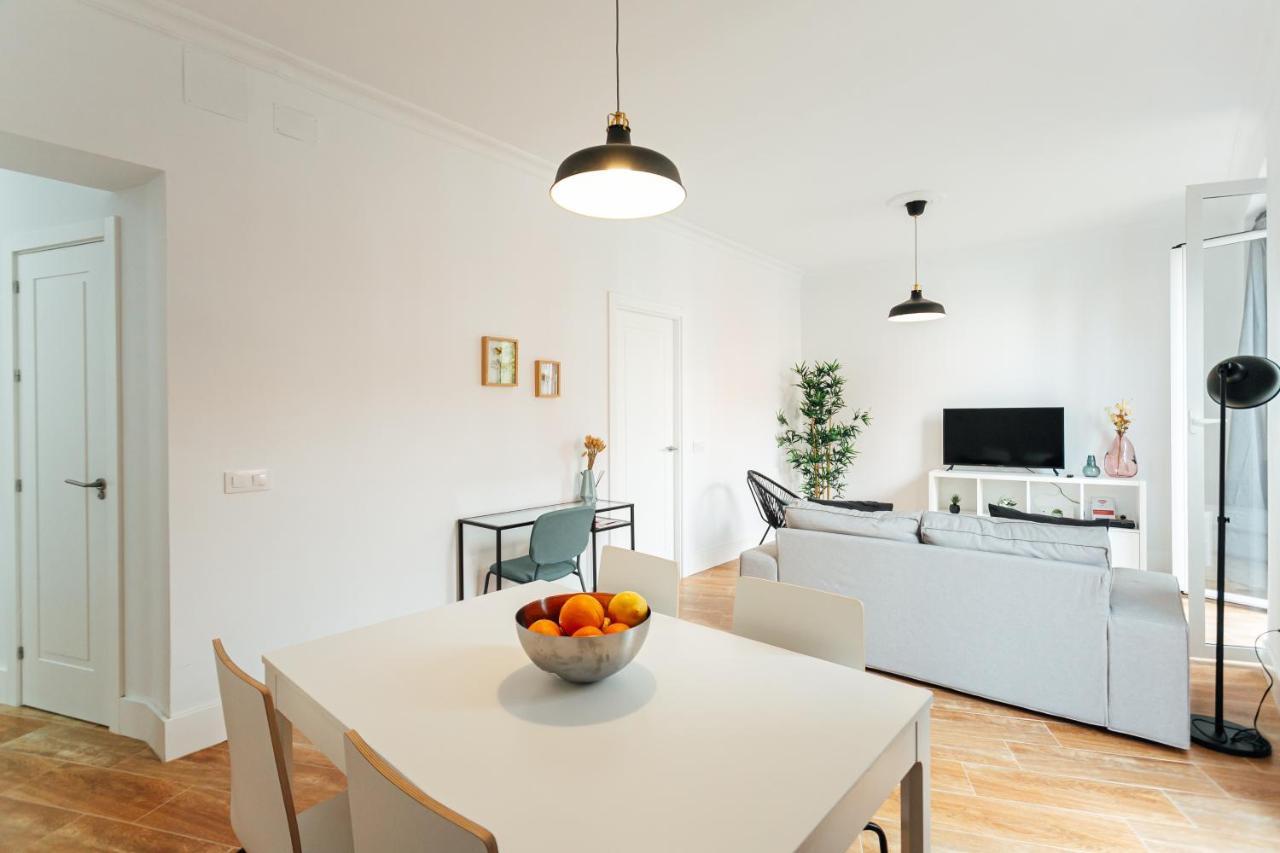 Alohamundi Peral Apartment Seville Ngoại thất bức ảnh